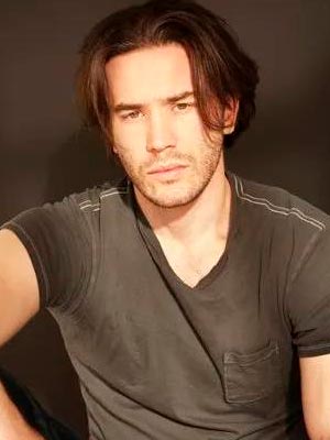  
Tom Pelphrey